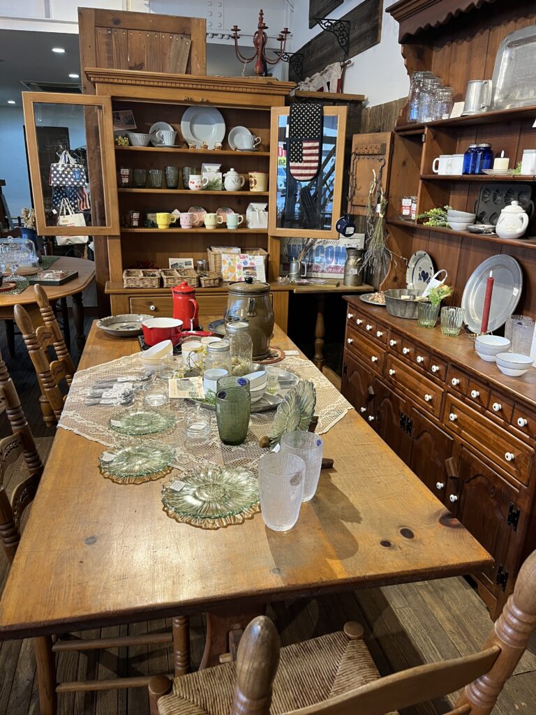 AUNT STELLA'S Country Store